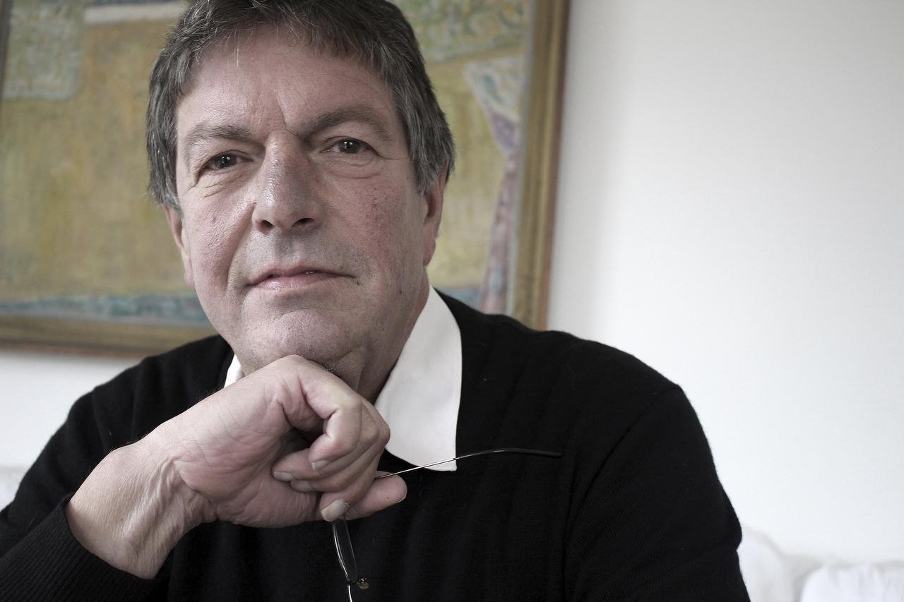 For Vangede-borger Ole Stephensen har det sjove og det seriøse altid eksisteret side om side. I en ny bog ser han tilbage på sit liv som journalist og Øbberbøv - og frem mod en ny start med Det Konservative Folkeparti