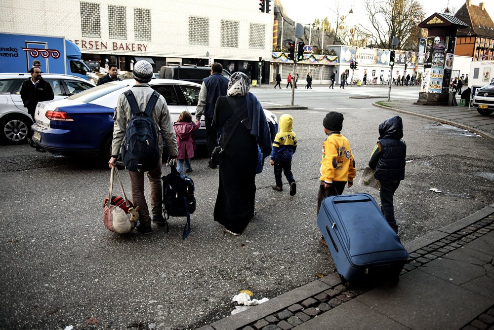 Danmark stiller størst krav til flygtninge, der ønsker permanent opholdstilladelse, viser ny undersøgelse.