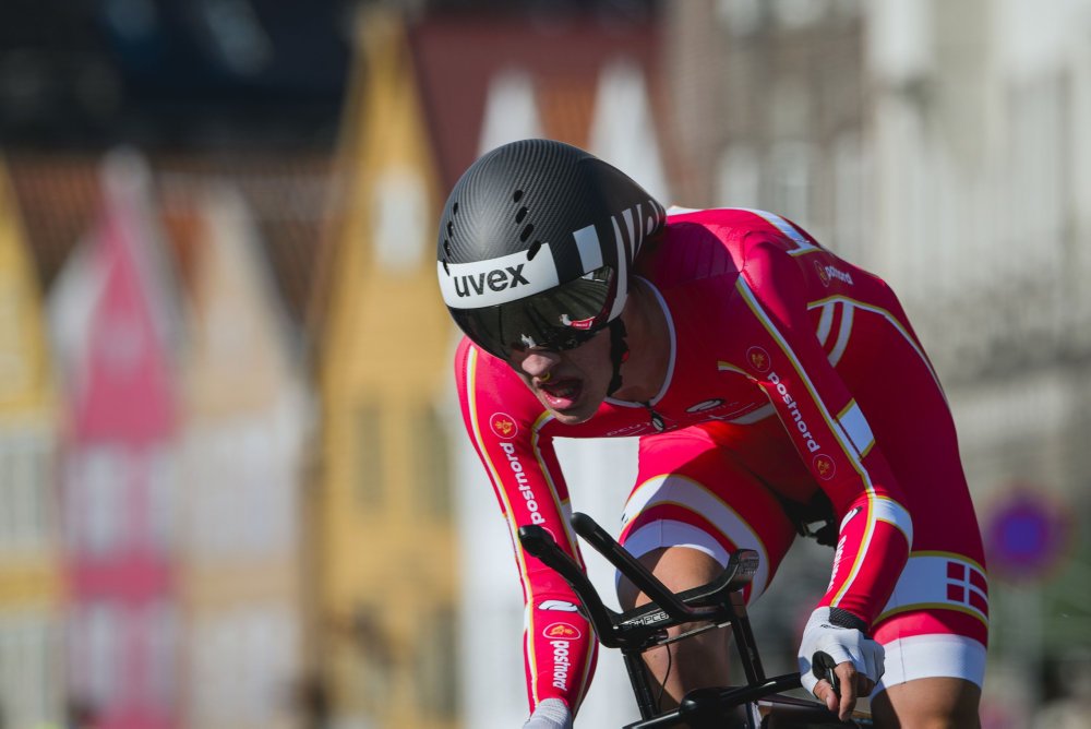 Mikkel Bjerg slog torsdag den danske timerekord i cykling, efter at han kørte 53 kilometer og 730 meter.