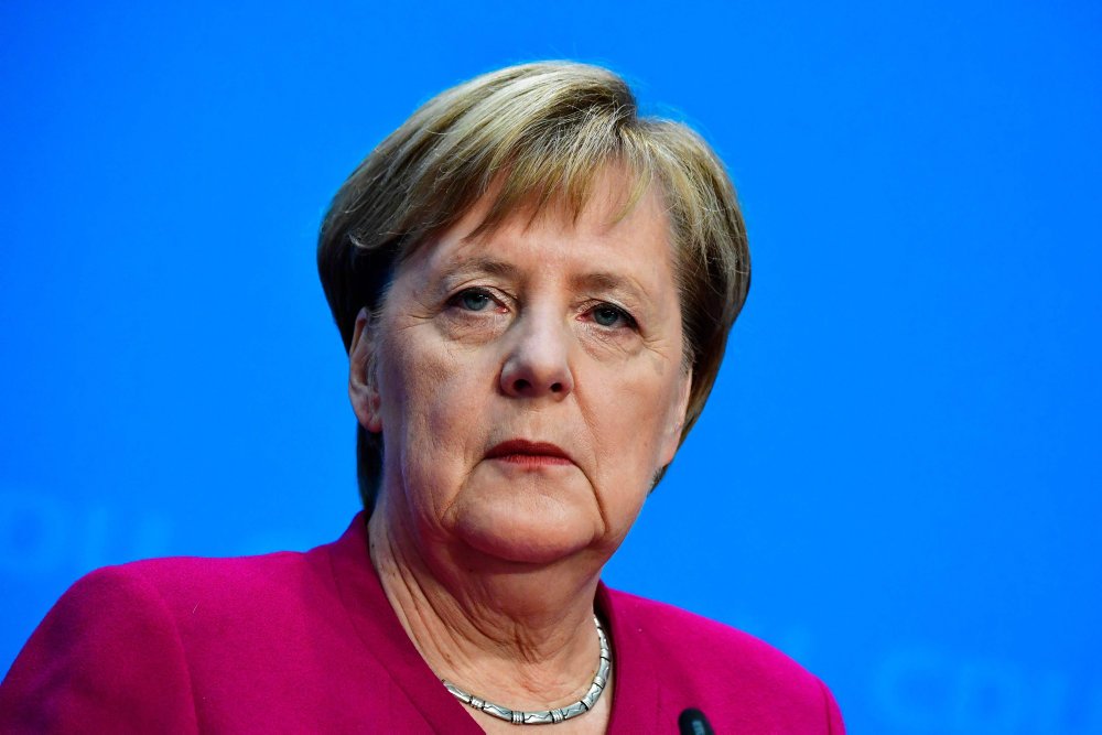 Angela Merkel siger, at hun er færdig som forbundskansler, når hendes mandat udløber i 2021. Hun forlader også formandsposten i CDU.