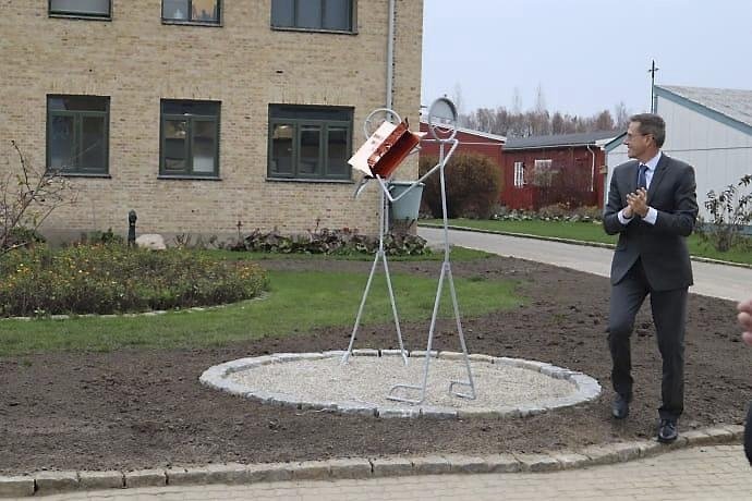 I forbindelse med indvielsen blev en skulptur, som, de indsatte har lavet, også afsløret