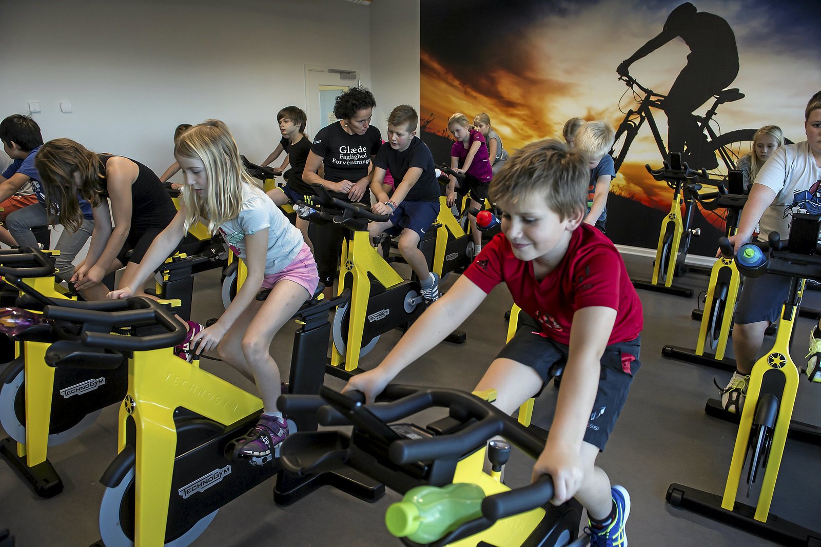 i dag møder mange brugere ind til et spinning-lokale med dårlig luft. Det er ikke godt nok, mener skribenten.