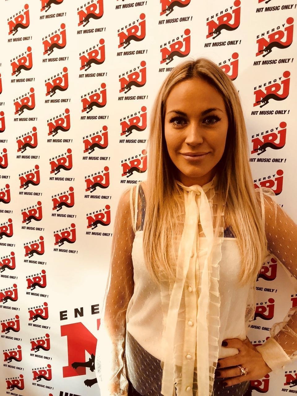 Hørsholmpigen Amalie Szigethy er startet som morgenradiovært
