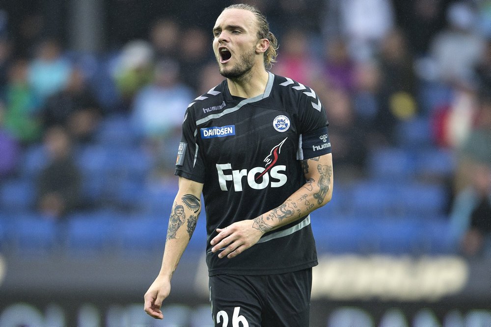 Tyrkiet har i mange år været superligaklubbernes foretrukne vinterrejsemål, men denne gang forbereder de fleste hold sig i Spanien efter uroligheder i Tyrkiet.