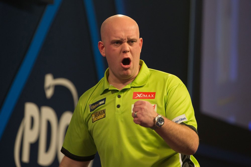 Michael van Gerwen vandt overbevisende med 7-3 over Gary Anderson.
