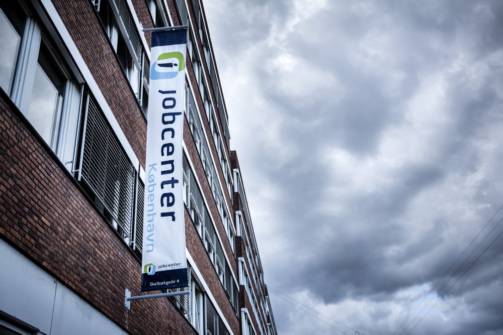 Når folk på kontanthjælp søger arbejde, bliver deres jobchance reduceret, hvis deres sagsbehandler skiftes ud.