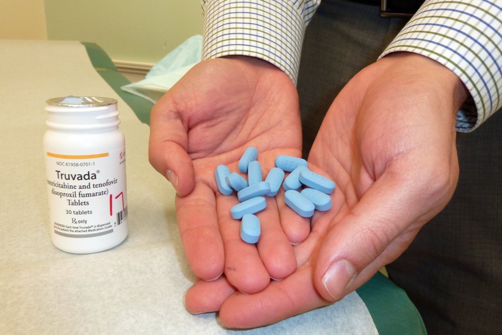 Sundhedsstyrelsen anbefaler forebyggende behandling af hiv-virus. Hiv kan blive fortid, mener Aids-Fondet.