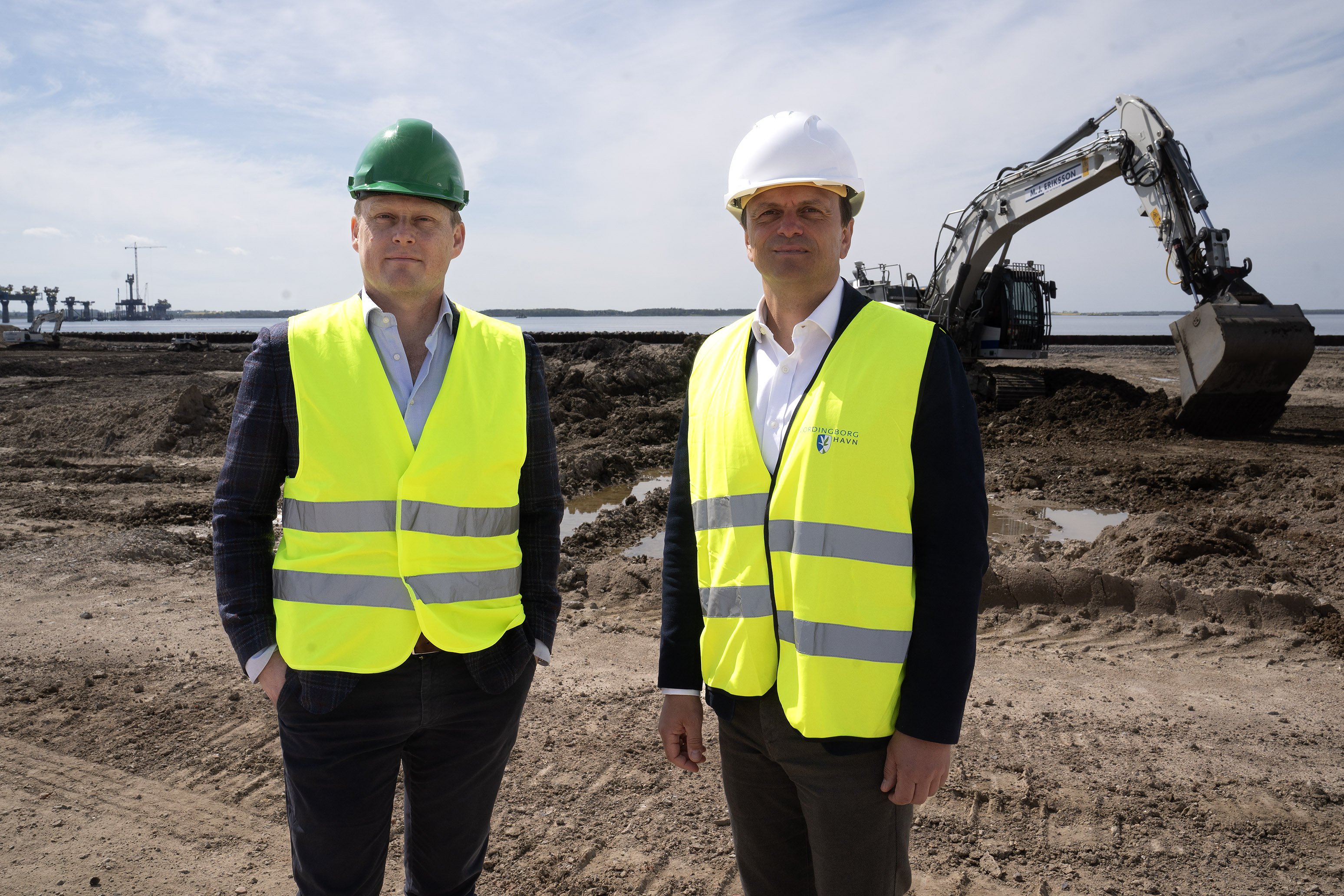 Peter Stabell og Mikkel Sjølin Kiil fra Green2X glæder sig til at kunne komme i gang med byggeriet på erhvervshavnen, men først skal anlægget testes af på Møn.