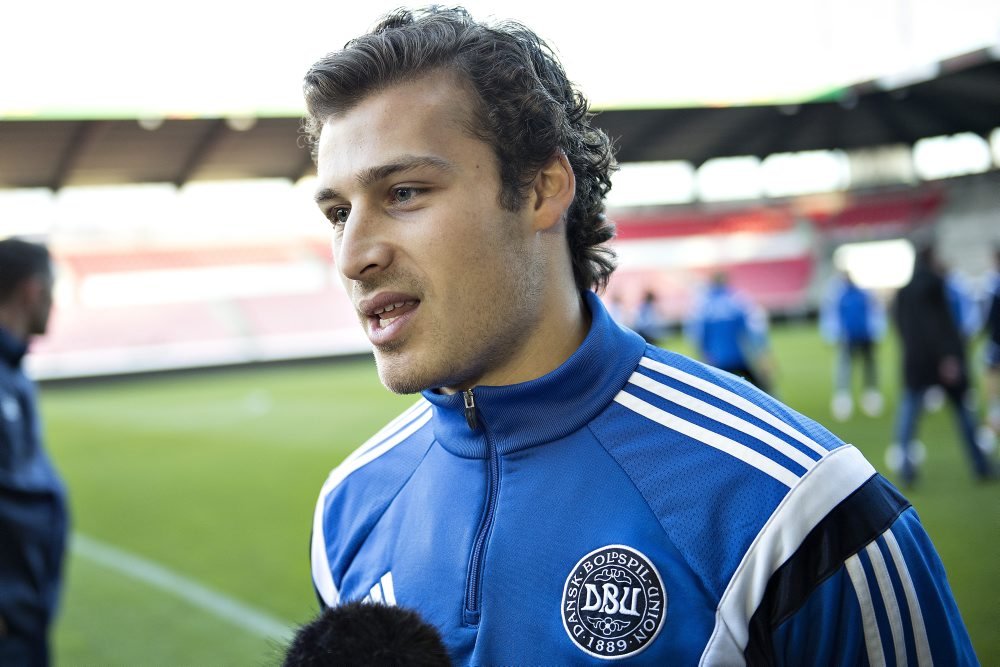 Rangers FC har sikret sig oprykning til Skotlands bedste række, som man forlod med konkurs for fire år siden.