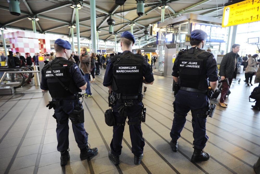 Der er efter midnat igen faldet ro over Schiphol-lufthavnen efter "sikkerhedssituation".