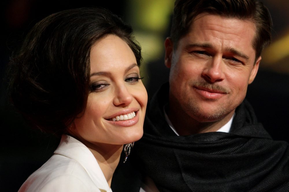 Via sin advokat bekræfter Angelina Jolie, at hun har indleveret skilsmissedokumenter 15. september.