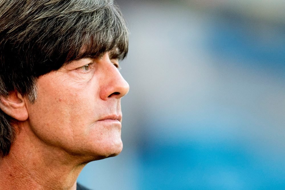 Joachim Löw kan godt se sig selv træne en europæisk klub på den anden side af Tysklands grænser.
