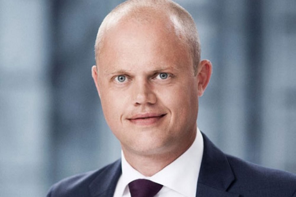 Selv om det er slut med ministerbiler, venter der eftervederlag og ministerpension til fire afgående ministre.
