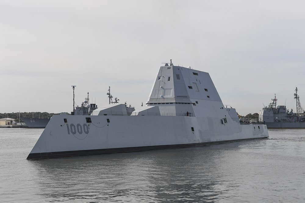 USA's flåde har kun haft den moderne destroyer "USS Zumwalt" i få uger. Nu er der problemer med kanonkuglerne.
