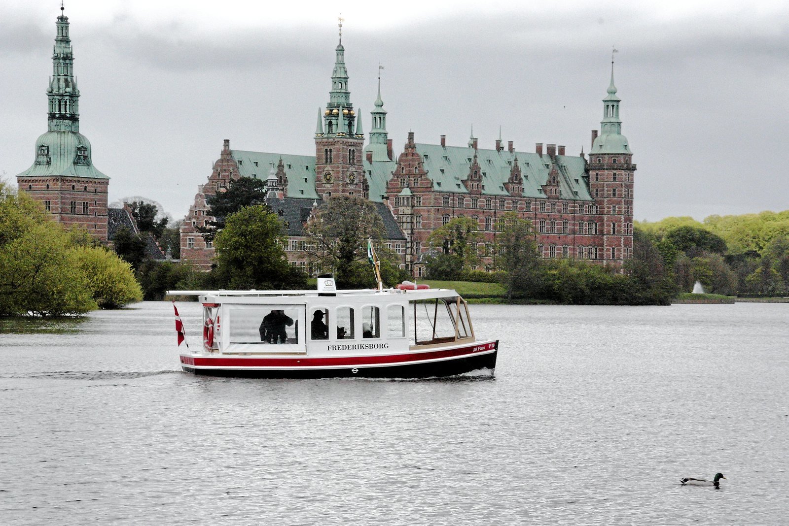 Hvilke byer er de største i det østlige Danmark uden for Storkøbenhavn? Hillerød er med højt oppe på listen, men hvor højt?