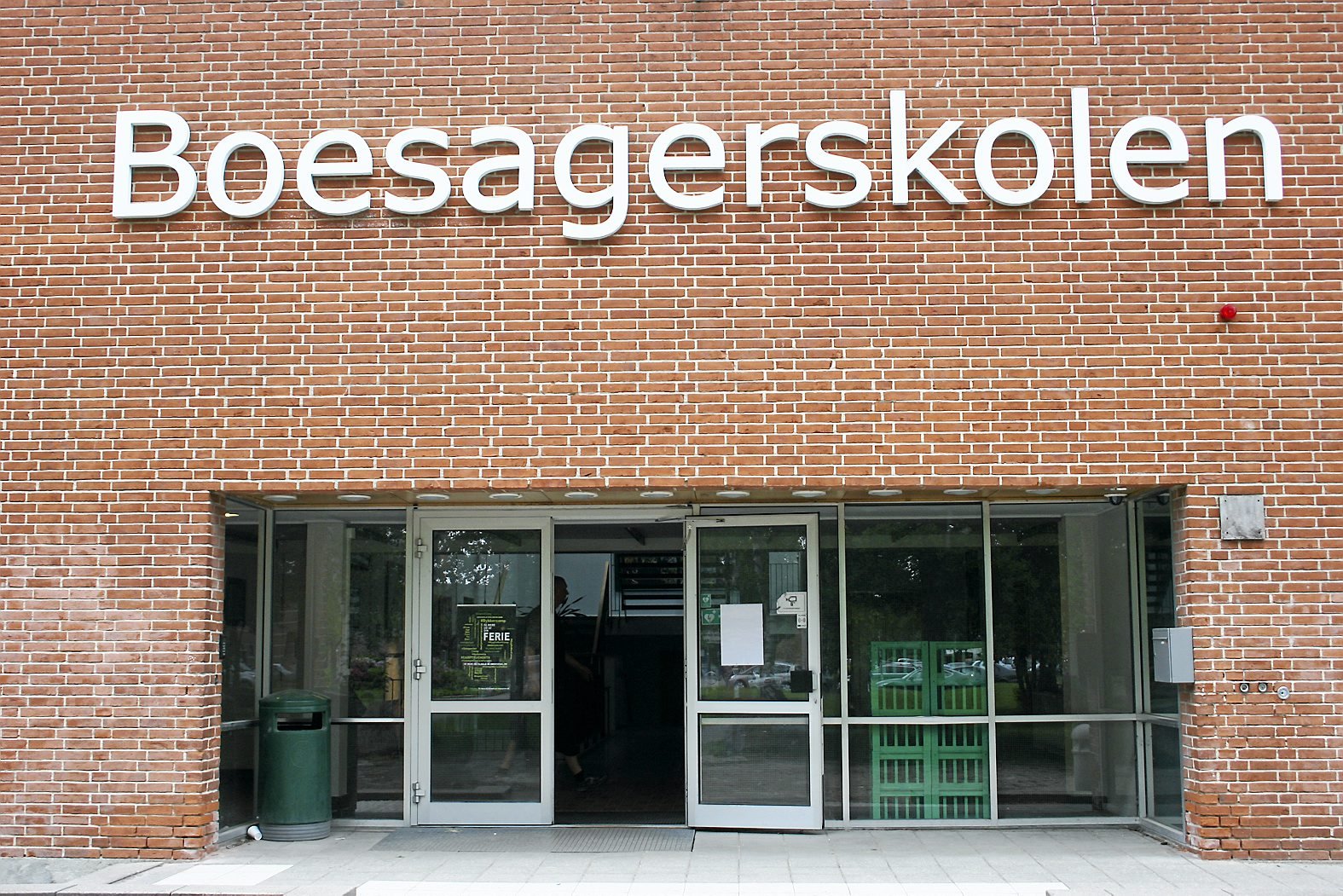 Søagerskolen med den bedste placering i forhold til byudviklingen blev solgt mod en renovering af Boesagerskolen beliggende ved den mest trafikerede vej i Smørum, skriver Peter Andersen i et debatindlæg.