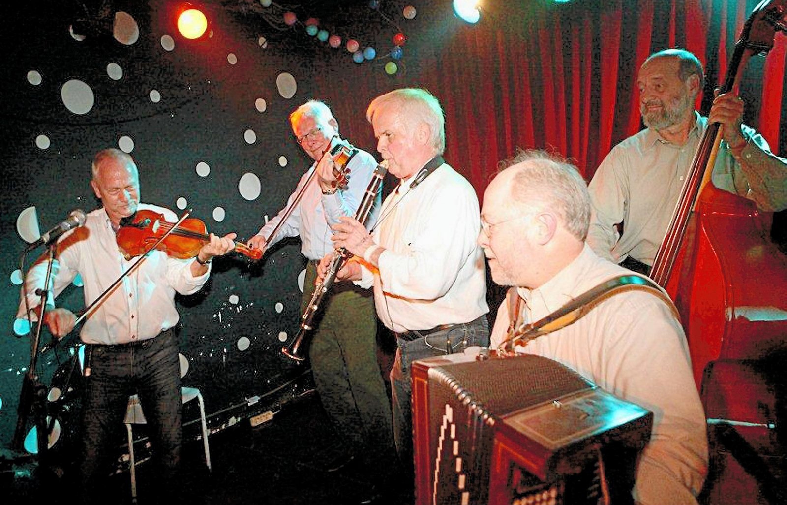 Thomas Egelund (nr. to fra venstre) var medlem af Rejseorkestret.