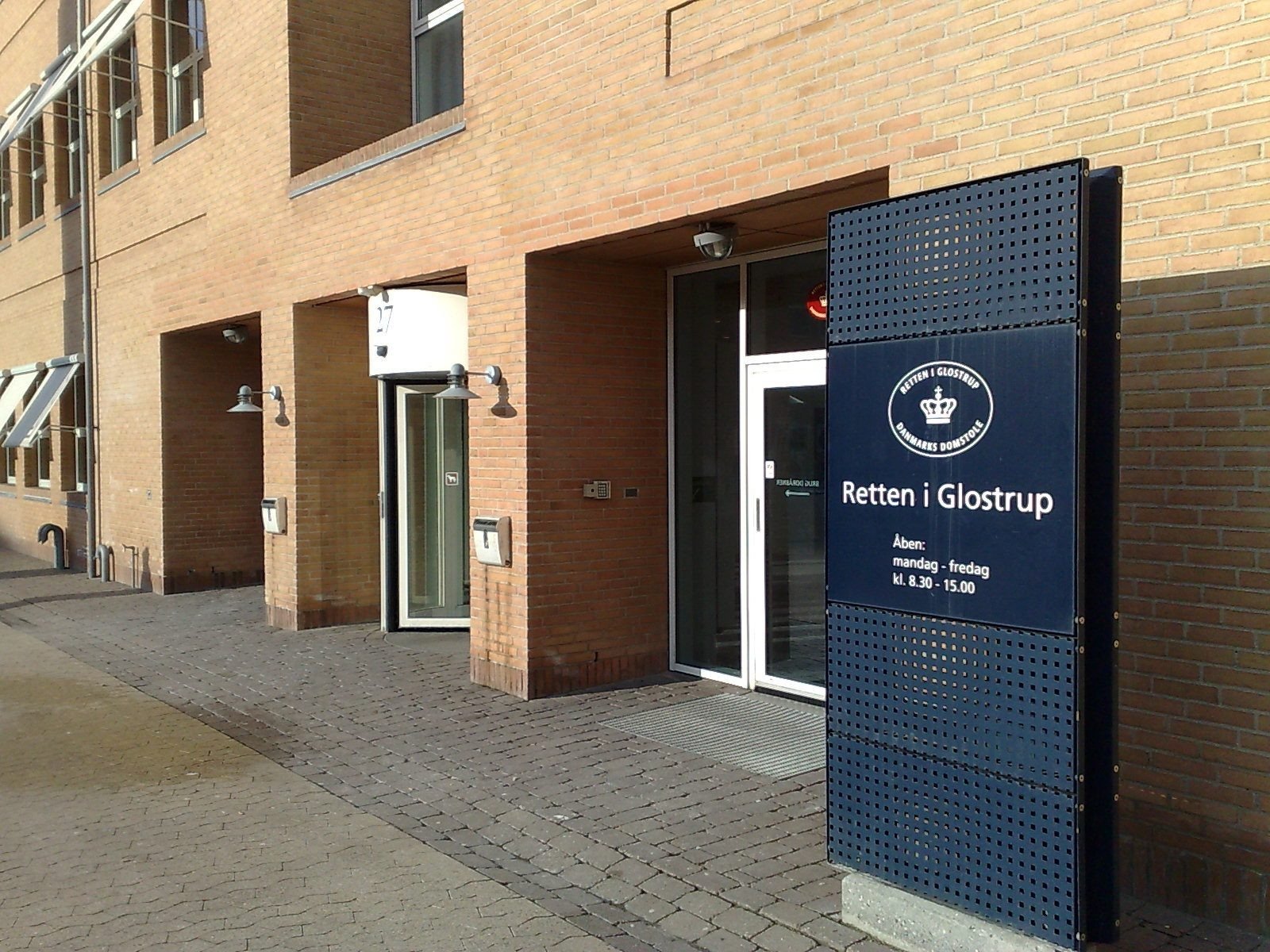 Retten finder det ikke bevist, at en 54-årig mand i to tilfælde forgreb sig på psykiatriske patienter.