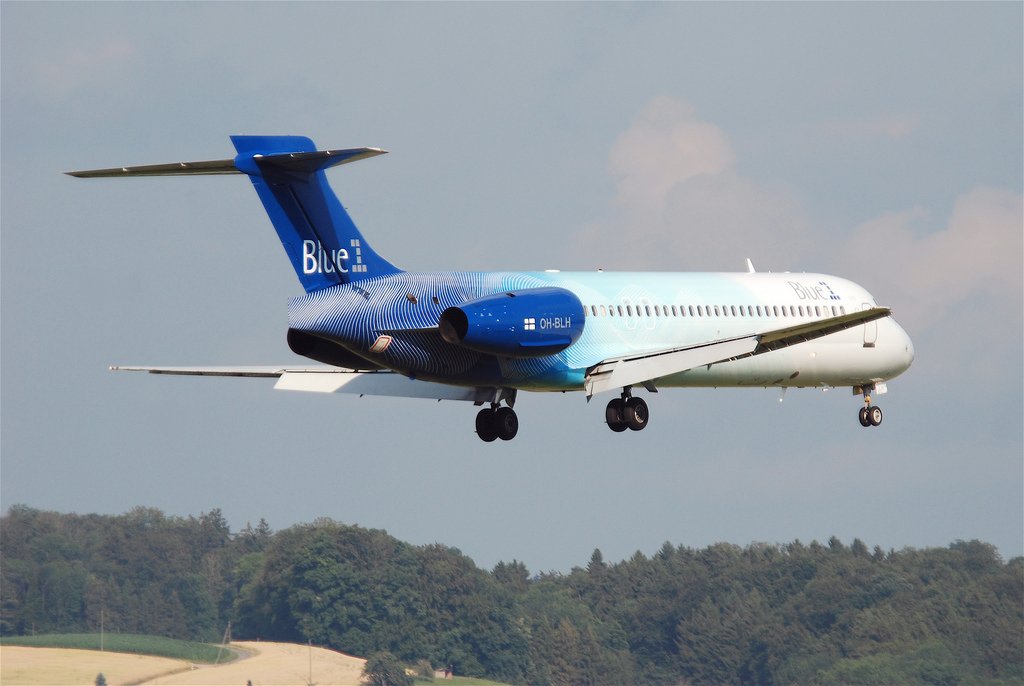 SAS sælger ifølge en pressemeddelelse datterselskabet Blue1 til irske Cityjet. Samtidig leases otte nye fly.