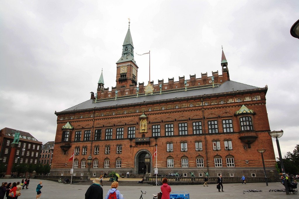 Indbyggertal i Aarhus og København stiger på grund af fødsler og udlændinge - ikke tilflytning fra provinsen.