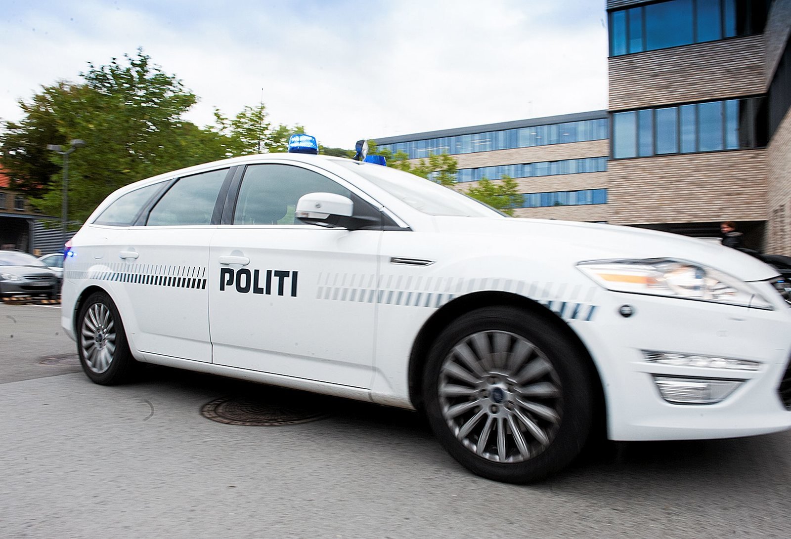 Det blev en lidt anderledes morgen på politigården da mand fra Ishøj rullede ind på p-pladsen.