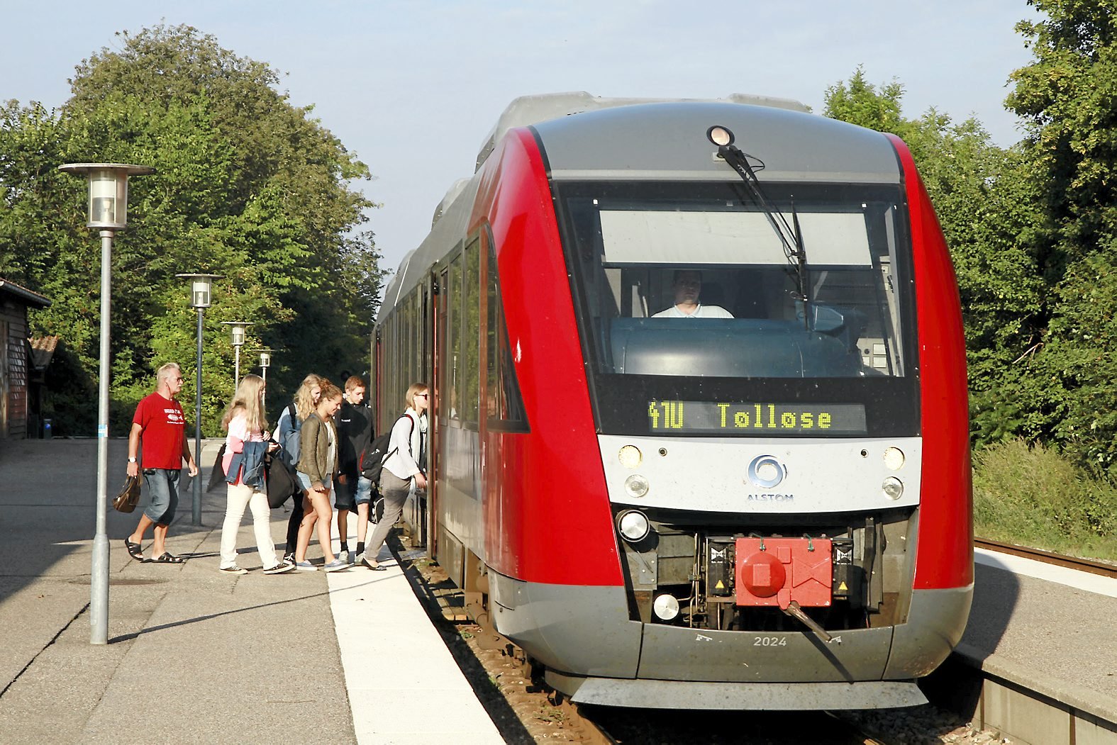 I uge 32 fra mandag til og med fredag indføres der timedrift på togstrækningen mellem Tølløse og Slagelse. Ved enkelte afgange er der indsat en togbus.