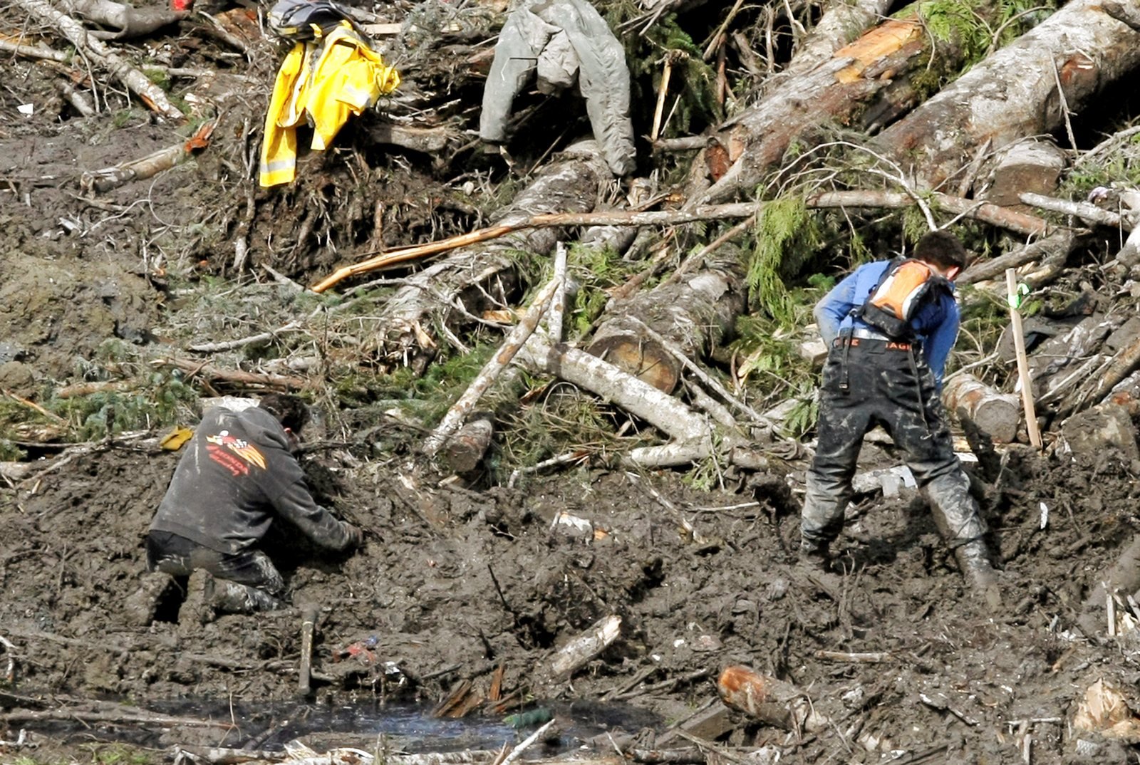 22 personer savnes fortsat efter tragedien i delstaten Washington. Blandt de døde er tre børn.
