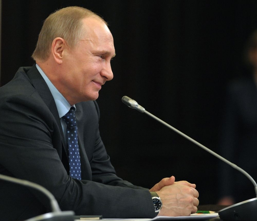 Ruslands præsident er vred over Ukraines militæraktion, der sender landet tættere på borgerkrig, lyder det.