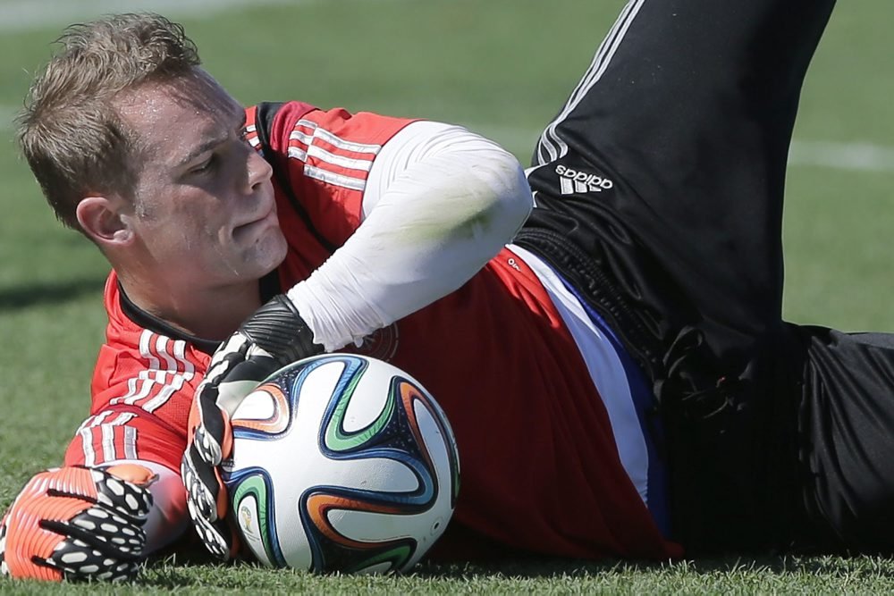 Tysklands målmand Manuel Neuer er klar til den første opgave ved VM mod Cristiano Ronaldo og Portugal.