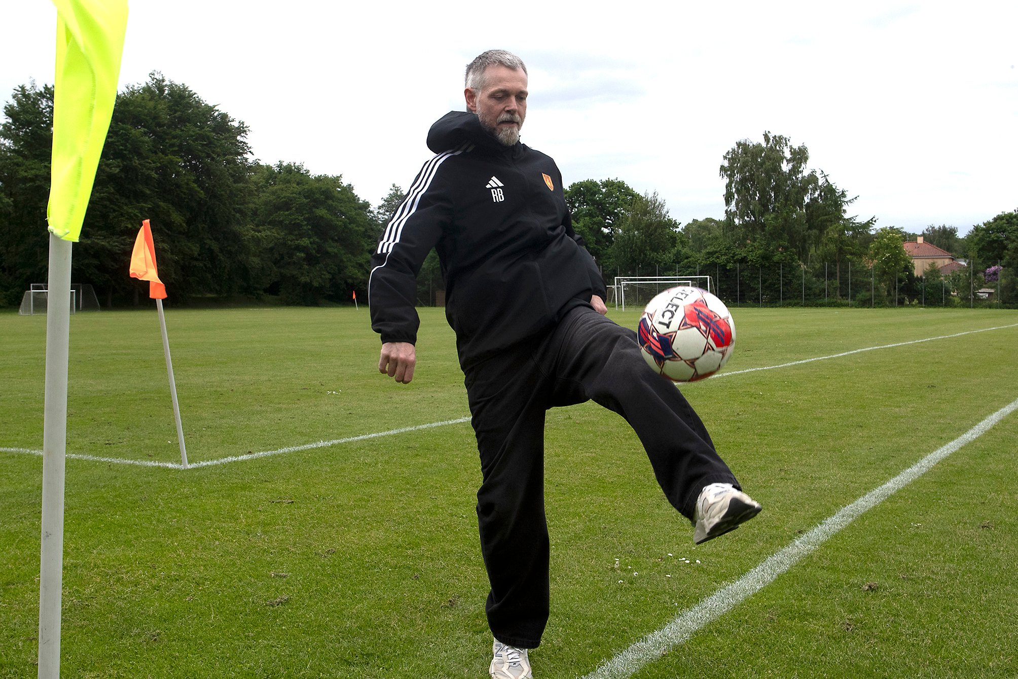 Hillerød Fodbold har ændret kurs og vil nu fortsat have åbne hold på alle årgange op til U19, har klubchef Rolf Bangsgaard (billedet) og bestyrelsen meldt ud.