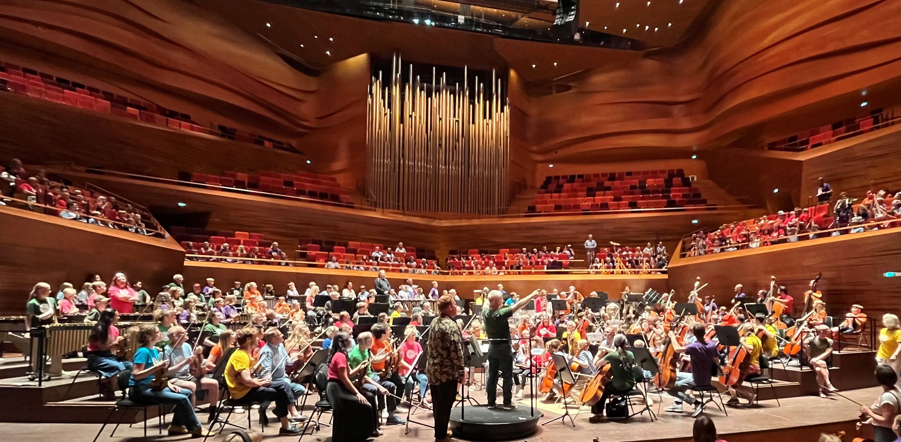 Orkestermesterfesterne er med til at lukke flere børn ind i musikkens verden, og 12. juni er 121 af dem fra Hørsholm Skole. Foto: Mikkel Berg Pedersen