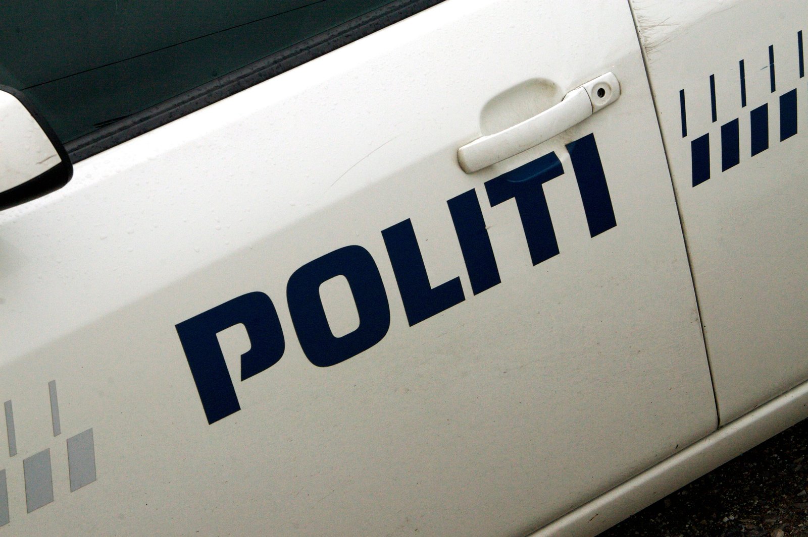 En 61-årig kvindelig bilist fik sig et chok søndag aften.