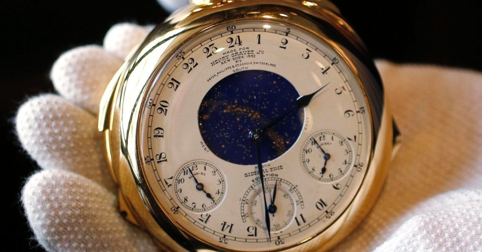 Det tog fem år at bygge uret, der nu er blevet solgt for et rekordhøjt beløb på auktion i Schweiz.