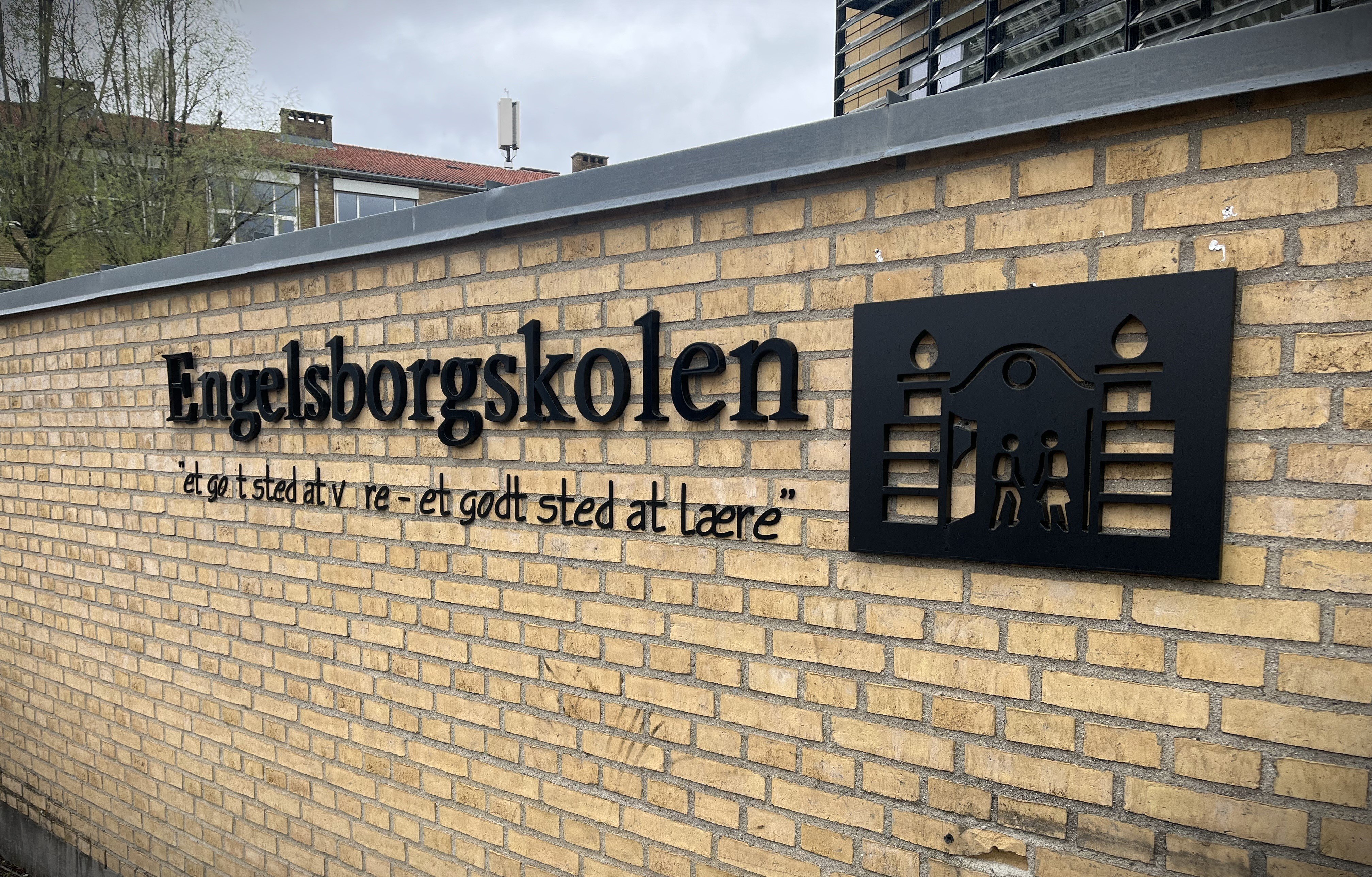 Engelsborgskolens og forvaltningens forsvar om, at problemerne med håndtering af vold og mobning mest hører fortiden til, smuldrer.
