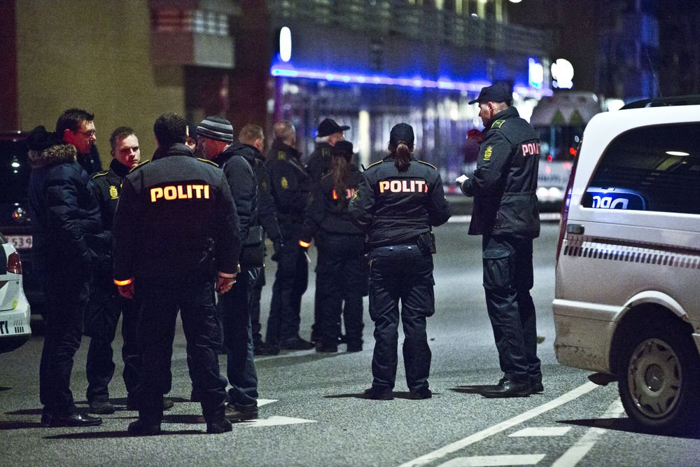 Tre bandemedlemmer er anholdt for drabsforsøg i januar, hvor en tilfældig mand blev ramt af skud i baghovedet.