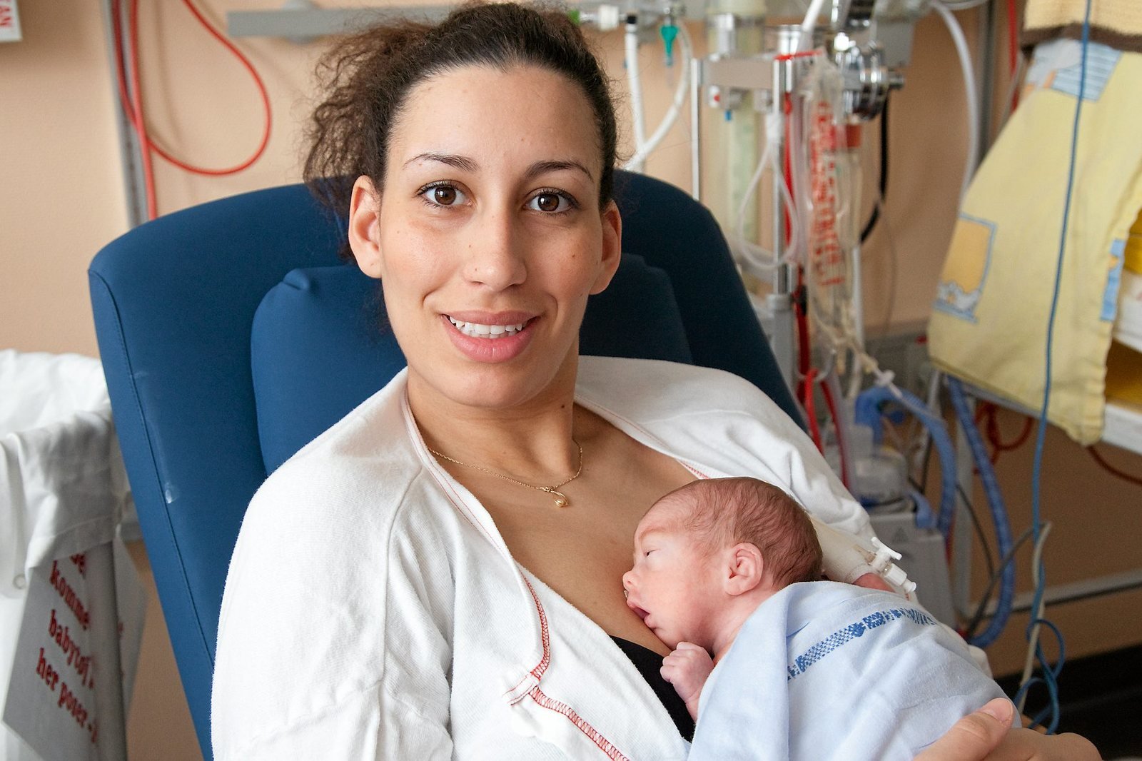 forståelse: »Hvordan finder jeg ind til fødeafdelingen, når jeg ikke kan læse skiltene?« Og »hvorfor er det en jordemoder - og ikke en læge - der tager imod mit barn, når jeg føder?«
 
	 hvidovre hospital. En fødsel »på dansk« er ikke altid lige nemt, hvis man ikke kan sproget.