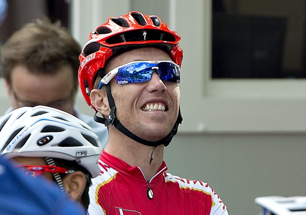 Bjarne Riis-rytteren erkender kortison-brug, men siger, det var ordineret af en læge på grund af knæproblemer.