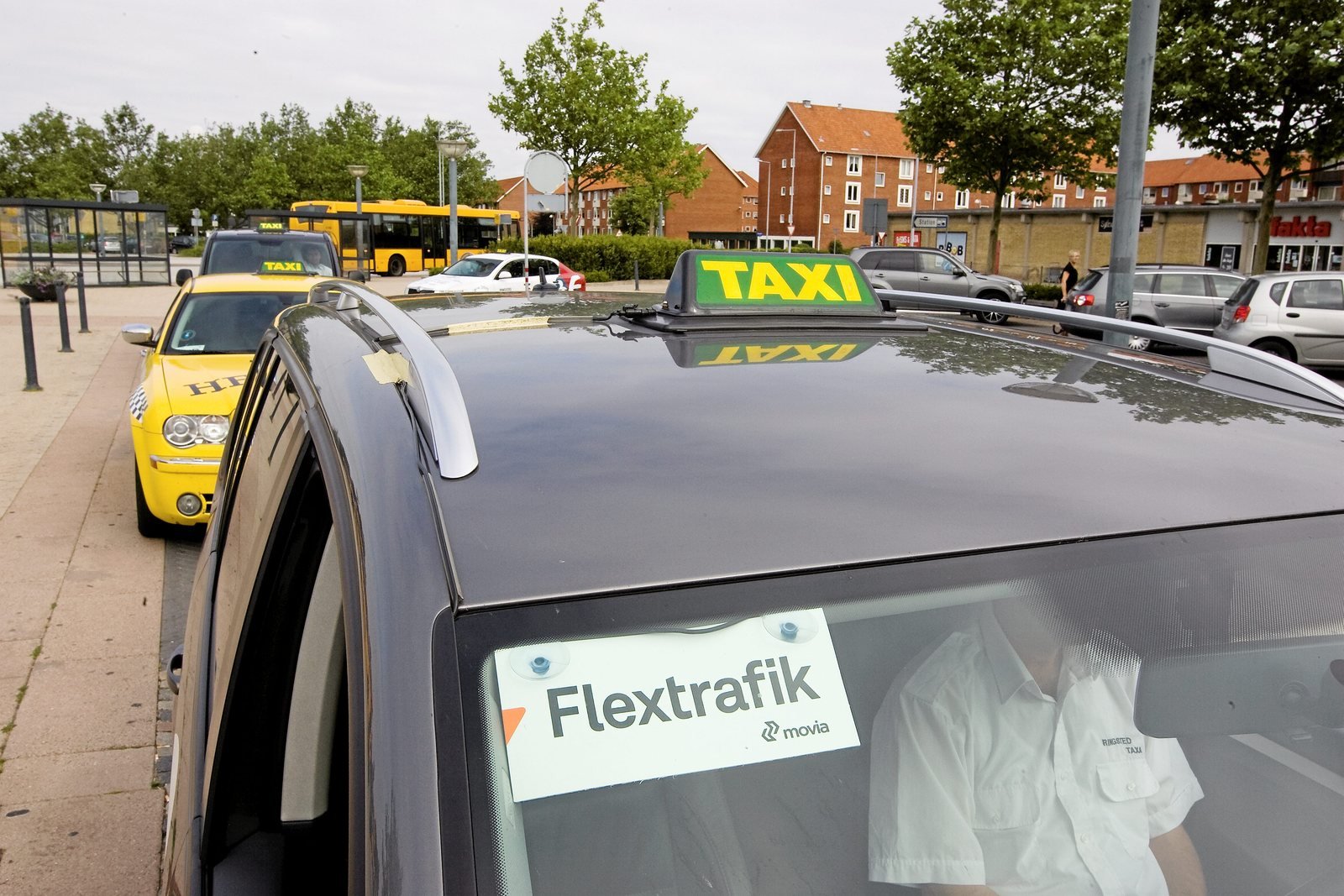 Hanne Sand Jespersen roser den lokale Flextrafik efter kritisk dokumentar i DR.
