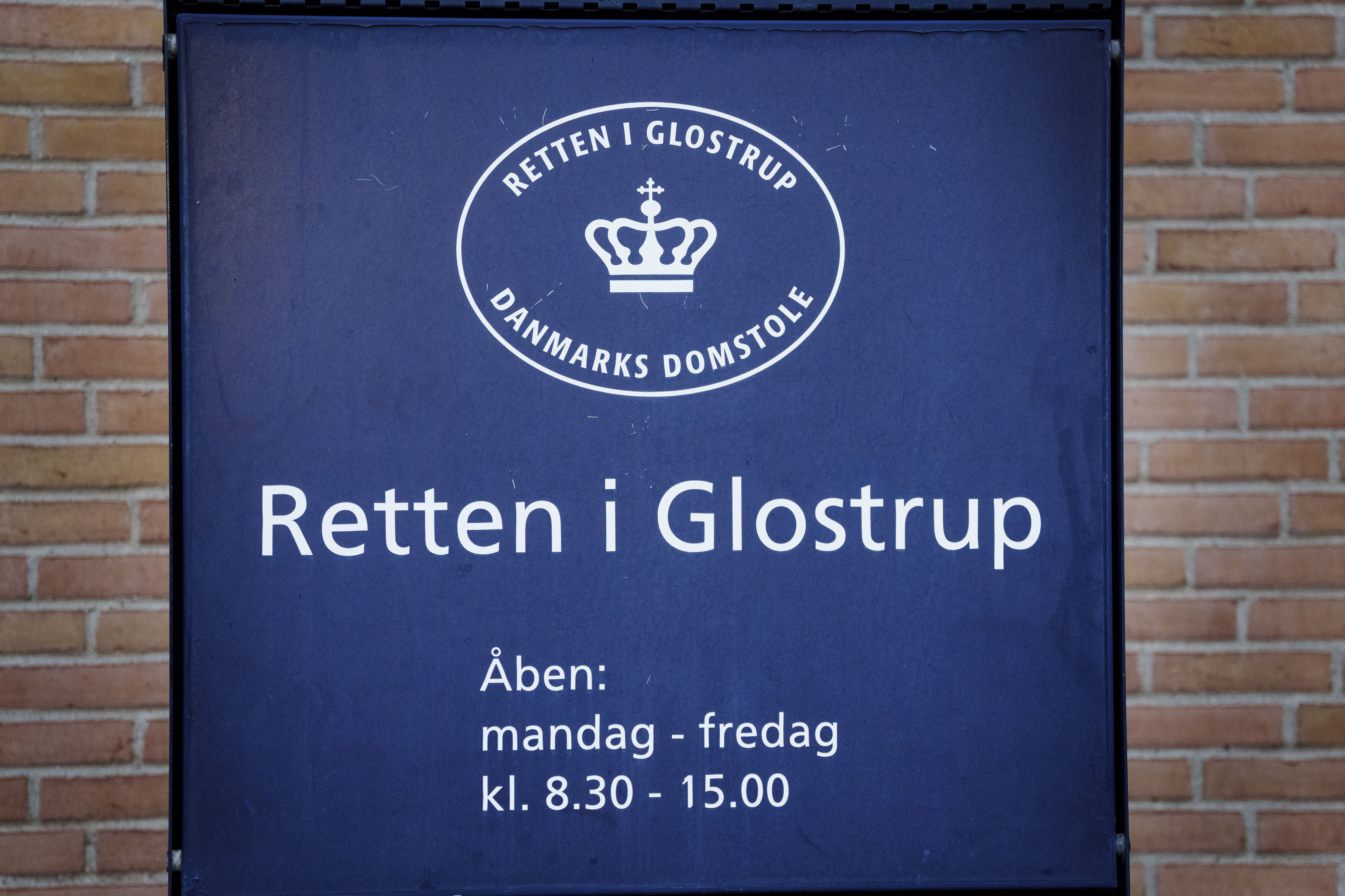 Retten i Glostrup har mandag idømt fire unge mænd tre måneders fængsel for vold mod en 19-årig mand, der i samme sag er blevet frifundet for dobbeltdrab. (Arkivfoto).