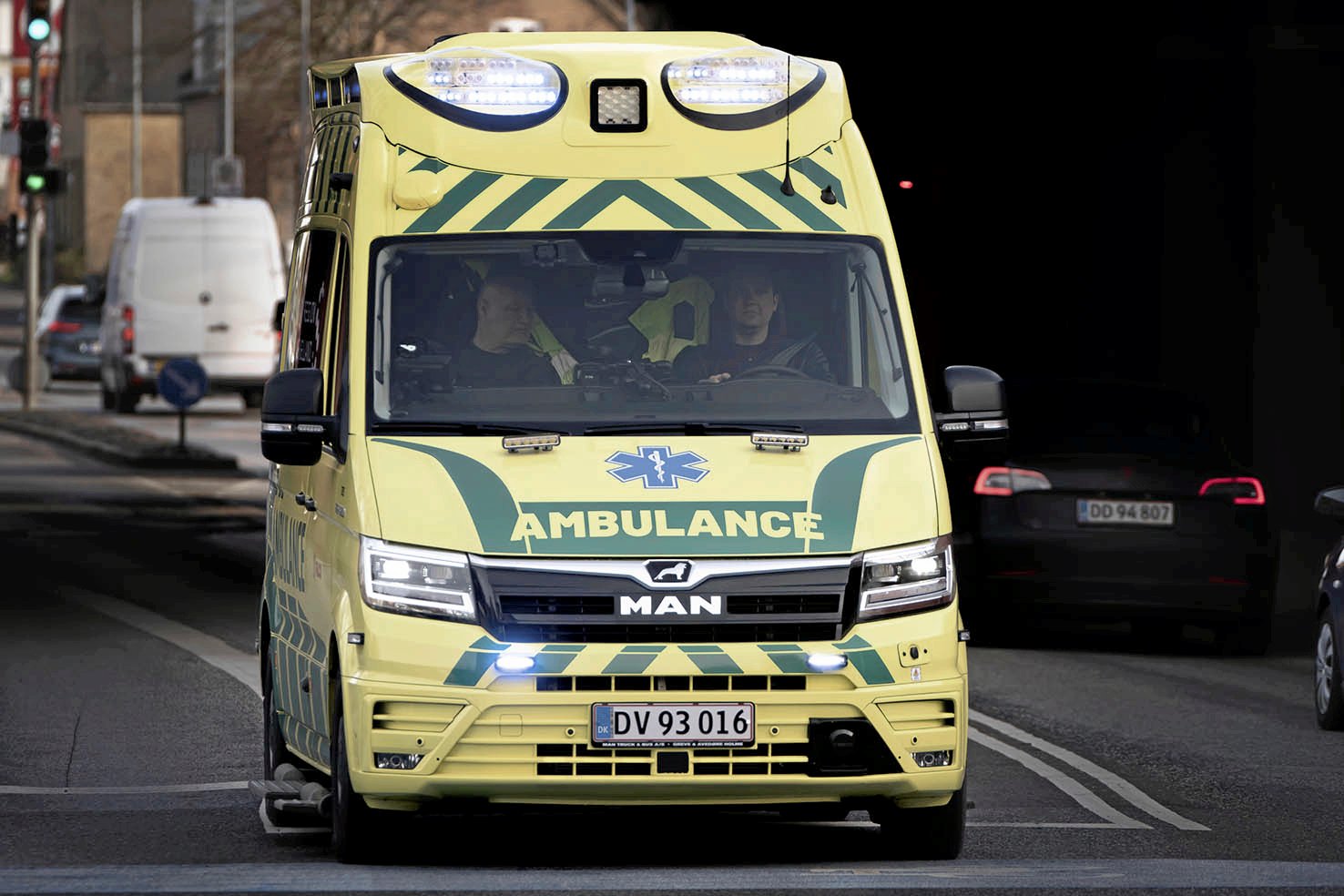 En ung mand tog en livstruende overdosis og blev hentet af ambulancen.