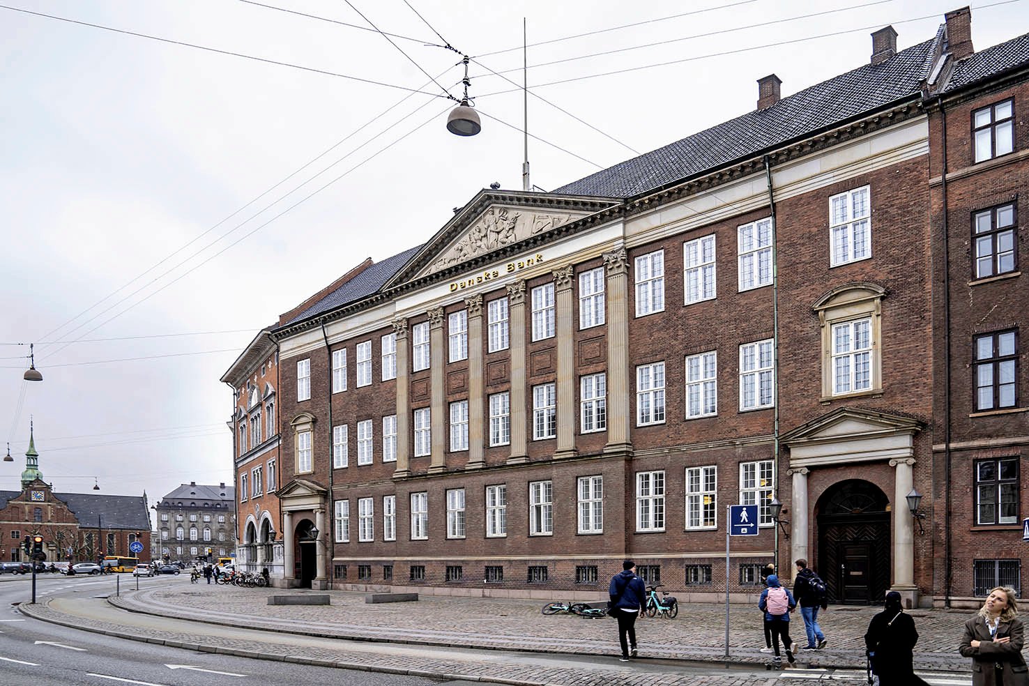 Formand for Finansforbundet i Danske Bank frygter, at dagens afskedigelser kan påvirke trivslen og trygheden for medarbejderne negativt.