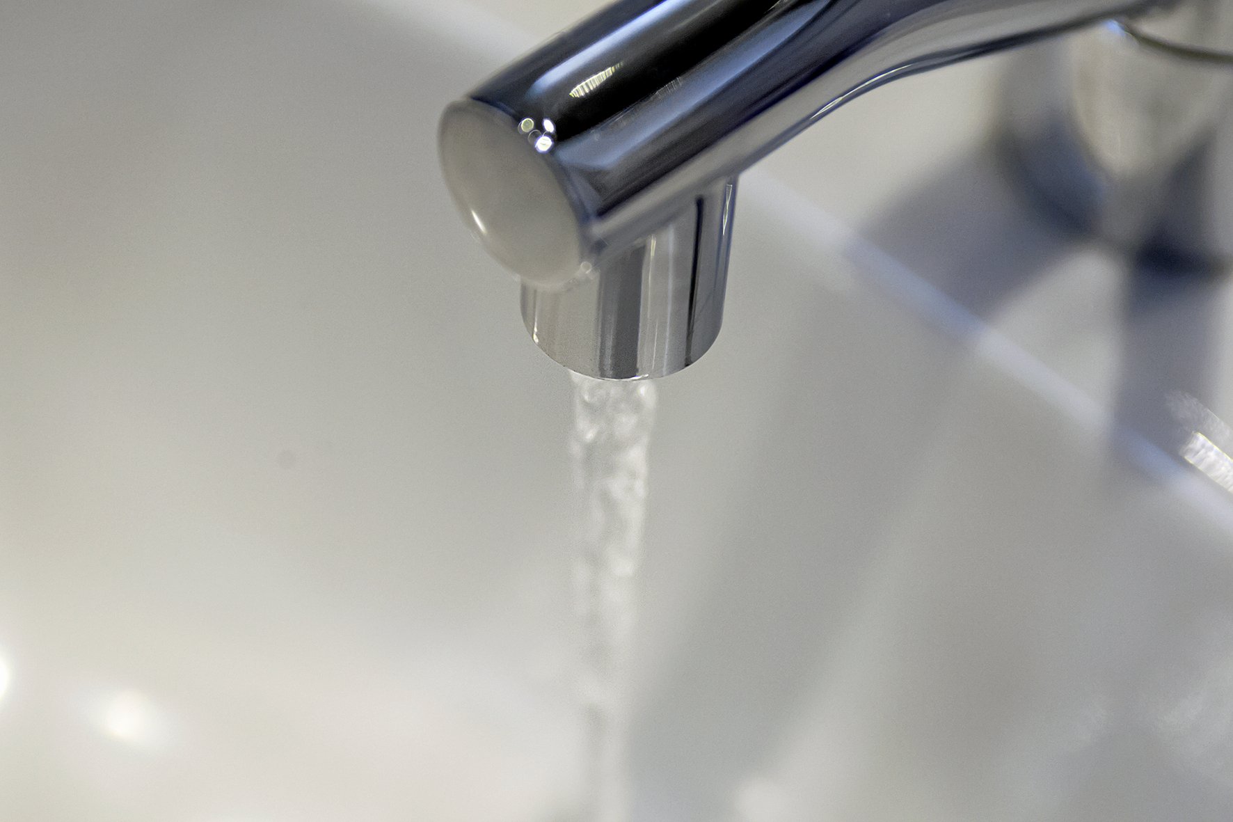 - I mange år var rent drikkevand noget, vi næsten ikke talte om i Danmark, skriver Carsten Nystrup.