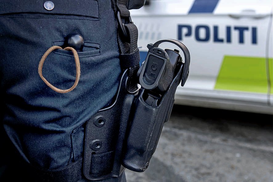 Politiet måtte trække våben mod en 18-årig på Næstvedvej i Ringsted. Kun træning og disciplin forhindrede en tragedie.