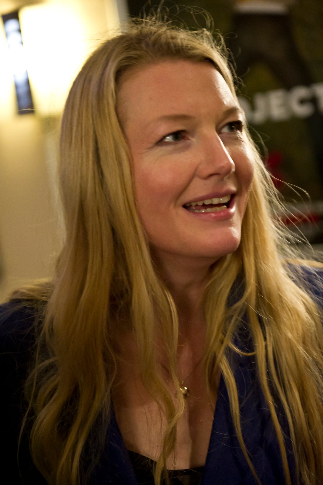 Foredraget tager udgangspunkt i Anne-Grethe Bjarup Riis’ bog ”I Guds rige”. Her kredser fortællingen om troen og dens betydning i livets svære perioder.