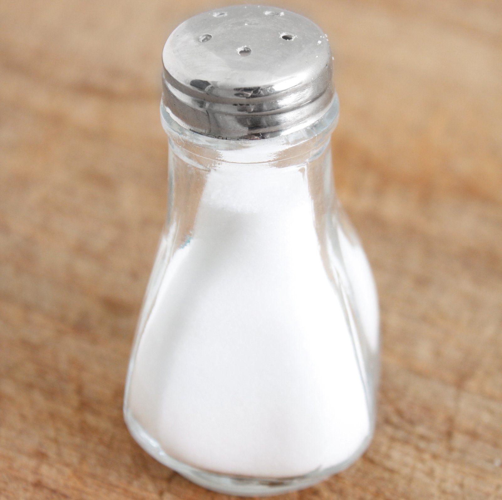 Helt små børn får dobbelt så meget salt som anbefalet og er dermed i fare for at få forhøjet blodtryk.