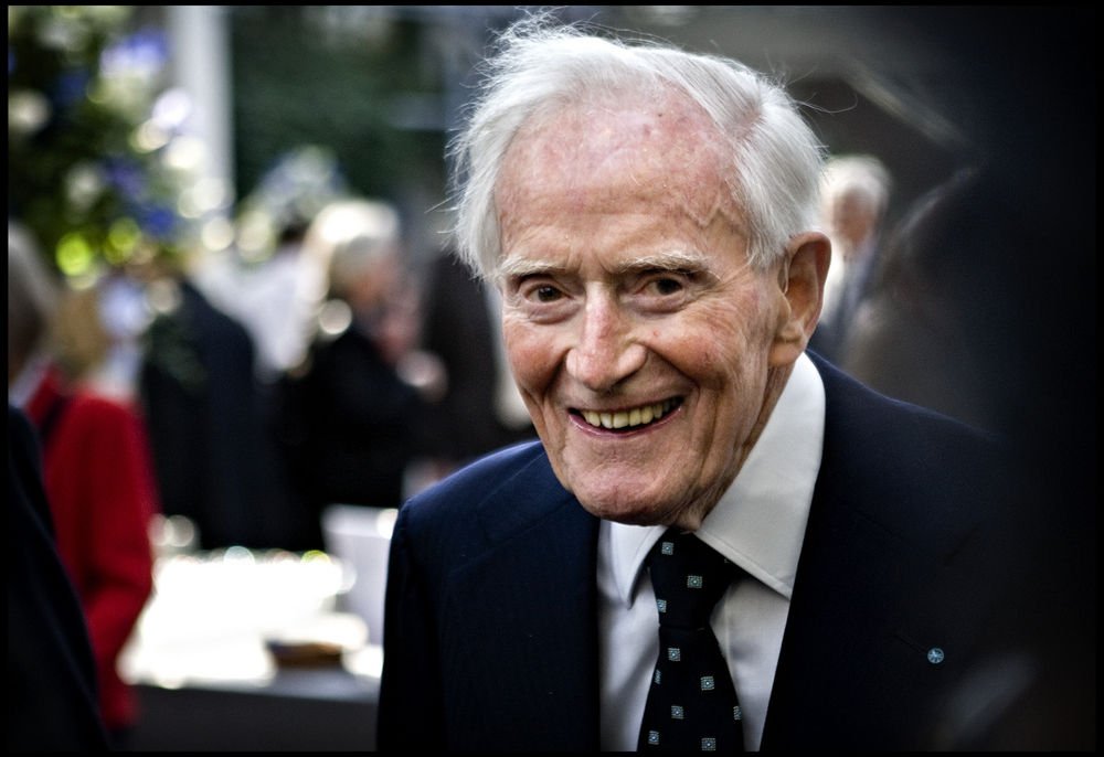 A.P. Møller-Mærsk betalte i 2010 9,5 milliarder kroner i skat til den danske stat. Kritiker er ikke tilfreds.