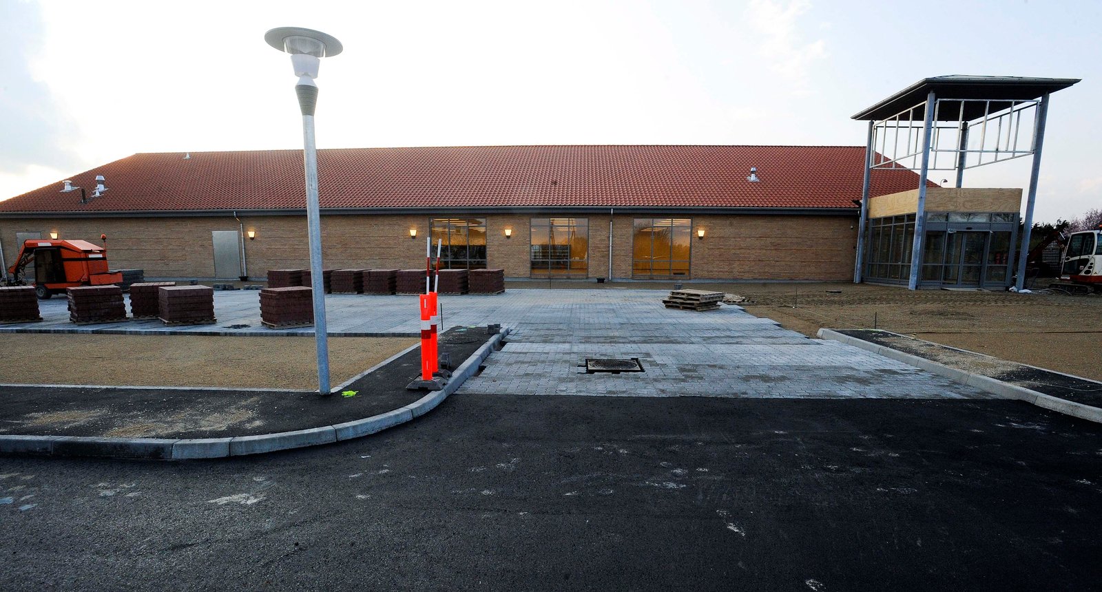 Ved gennemsyn af det samlede prioriteringskatalog for trafikmidler opdagede Vipperød Lokalforum adskillige projekter, som det aldrig var blevet involveret i. Herunder en ensretning af parkeringspladsen ved Netto.