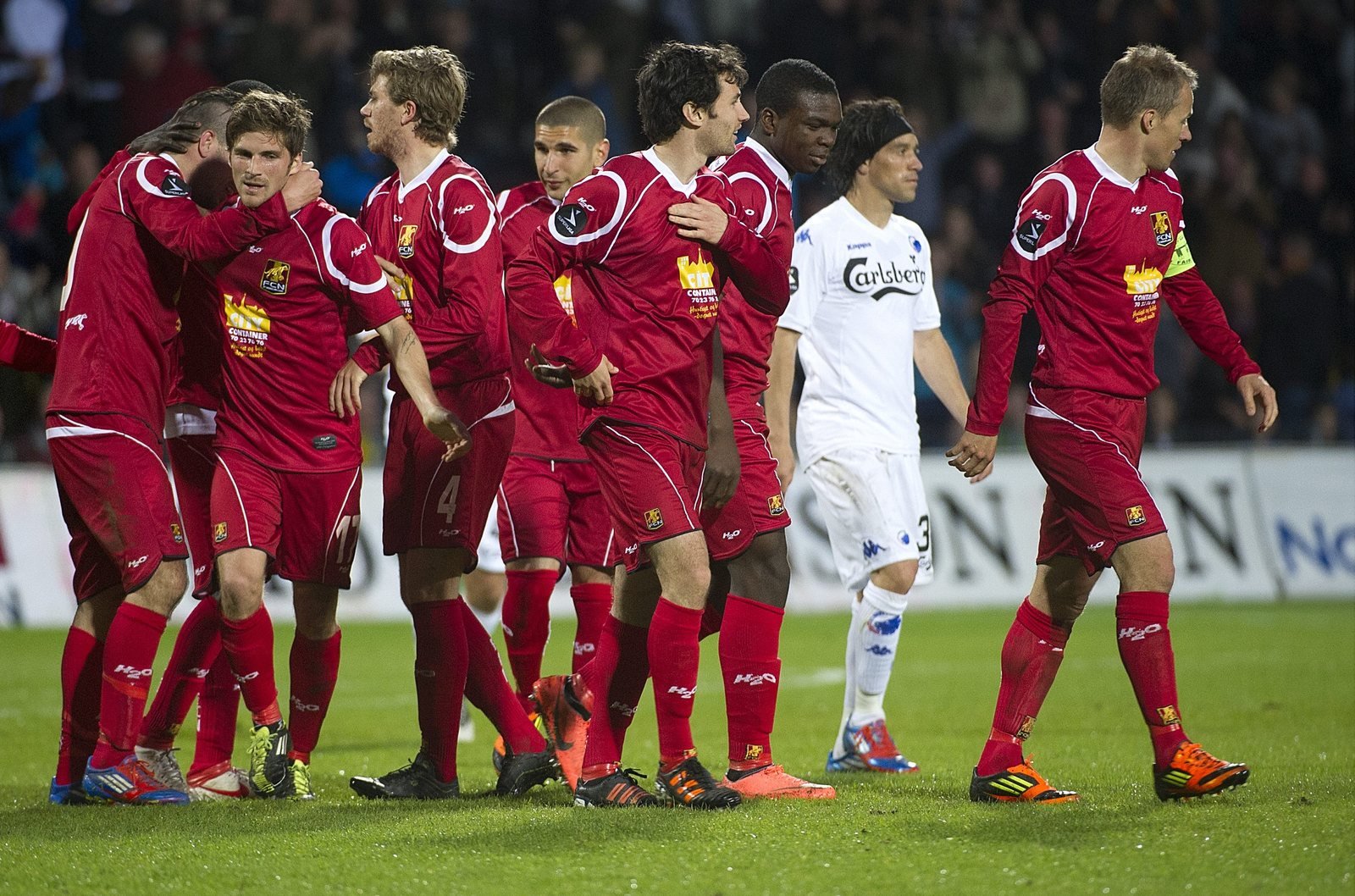 FC Nordsjælland holder liv i guldkampen ved at vinde 1-0 over FC København. FCN er nu kun tre point efter FCK.