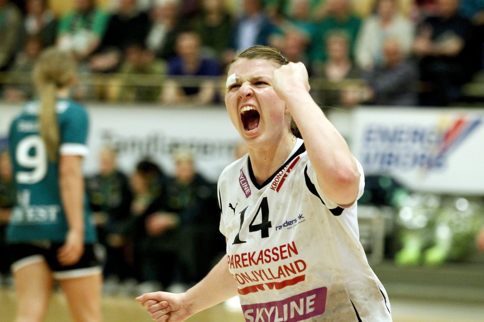 Randers HK vinder den anden DM-finale i håndbold for kvinder med 31-26 over Viborg og er dermed dansk mester.