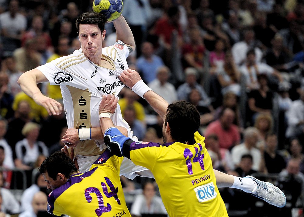 Den svenske landsholdsstjerne Kim Andersson forventer at skifte til KIF Kolding København efter et lægetjek.